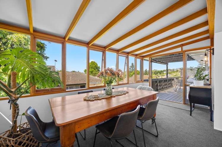 32 Colmar Road Mellons Bay_12