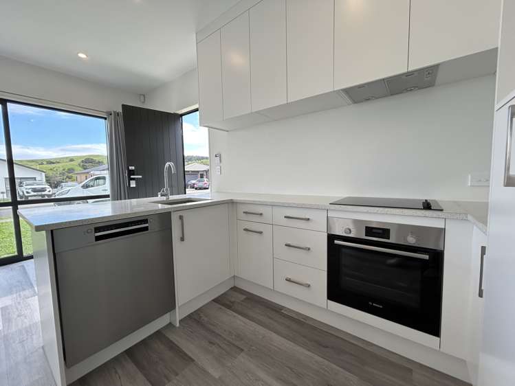 8 Rongomai Helensville_3