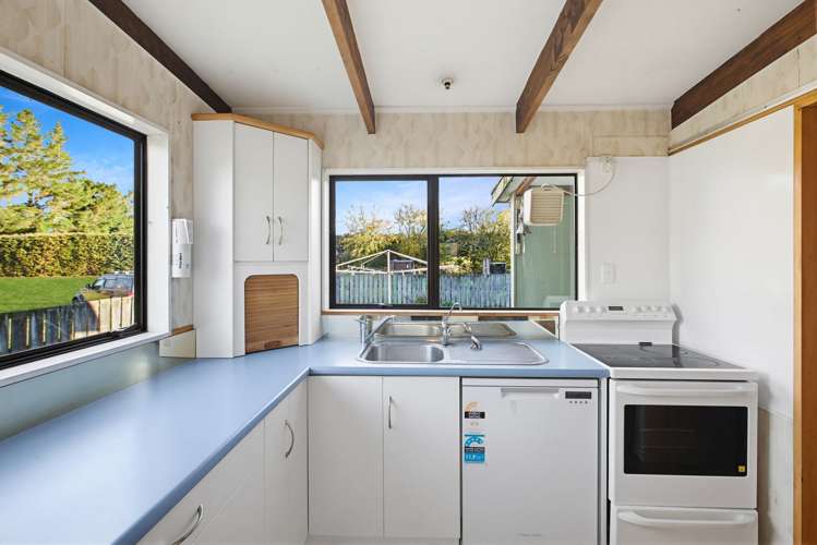 83 Hazeldine Road_3