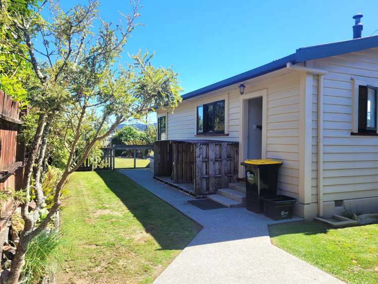 7 Main Street Reefton_15