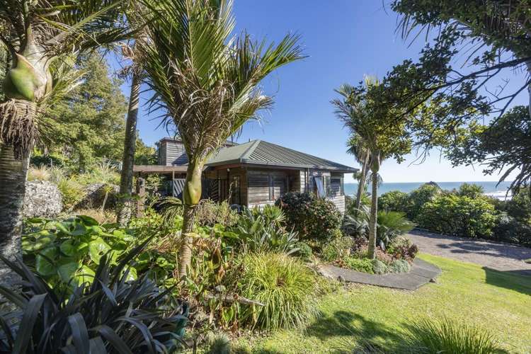 113 Seaview Road Piha_5