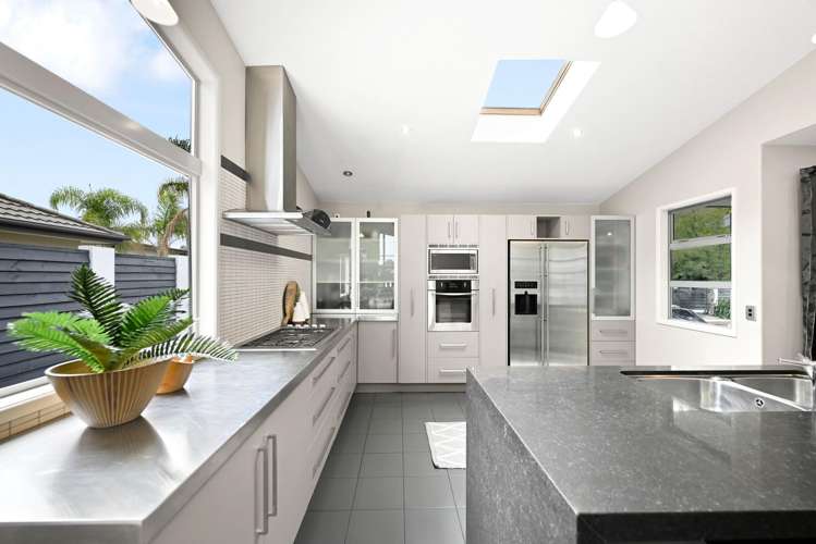 87 Huntington Drive Huntington_4