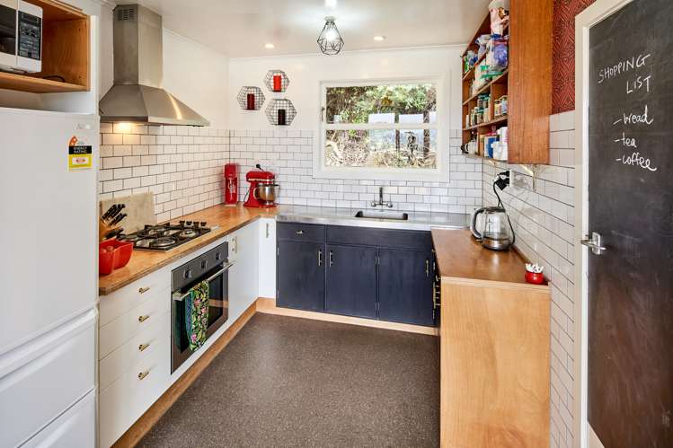 16 Voltaire Street Karori_19