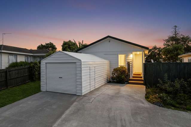 Urgent Sale - Standalone Home in Flat Bush! Make an Offer Today!