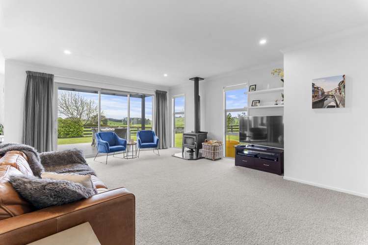 953 Upland Road Egmont Village_9