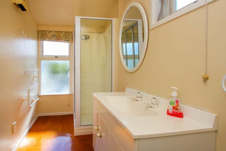 256 Lake Road Hauraki_10