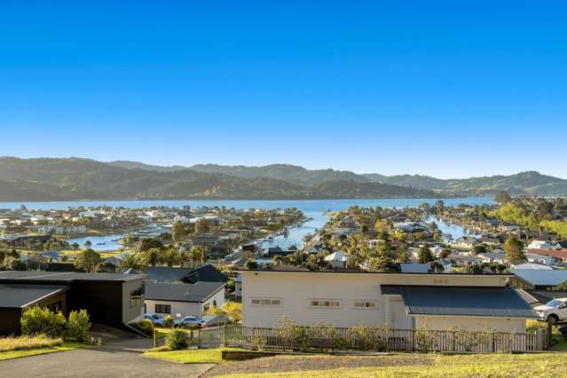 32 Panorama Parade Pauanui_1