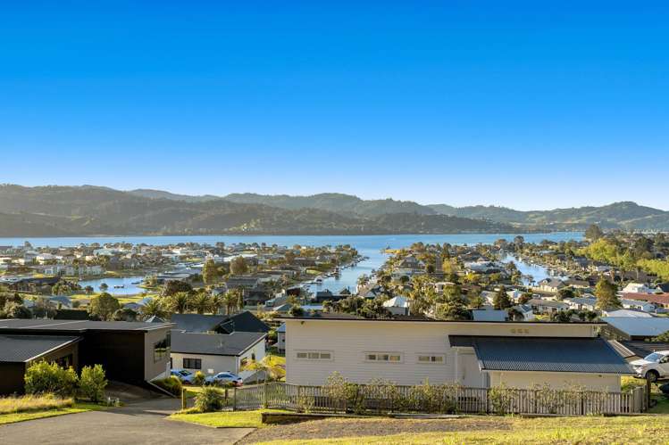 32 Panorama Parade Pauanui_1
