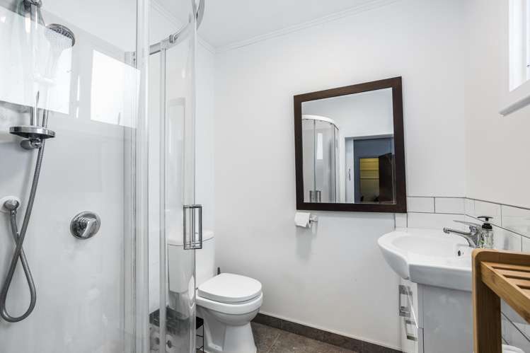 32 Raroa Terrace Tawa_13