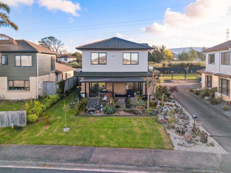 13 Riverglade Parkway Te Atatu South_2