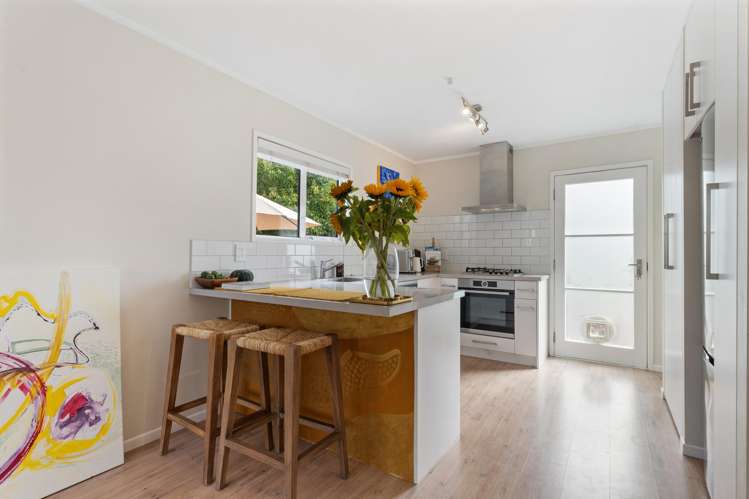 1/133 Edmonton Road Te Atatu South_12