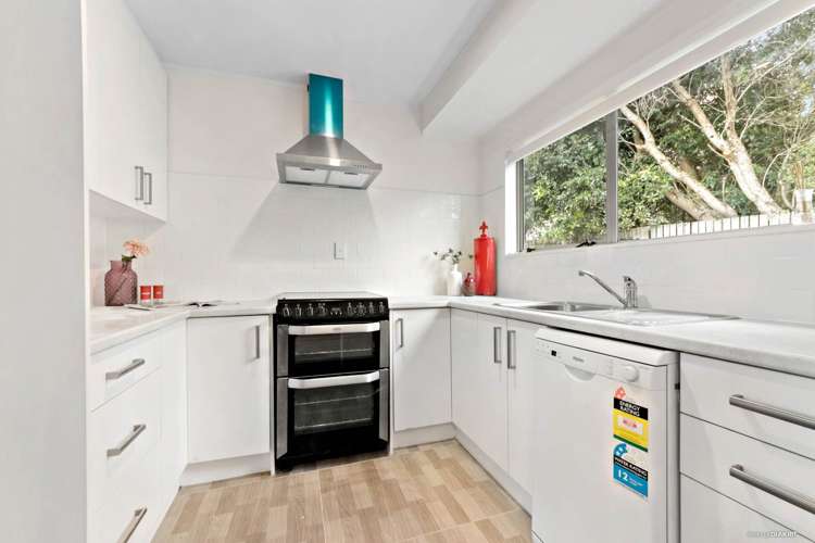 2/21 Maywood Crescent Glen Eden_5