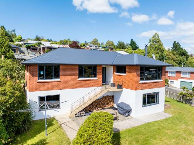 Stylish renovation meets spacious garaging