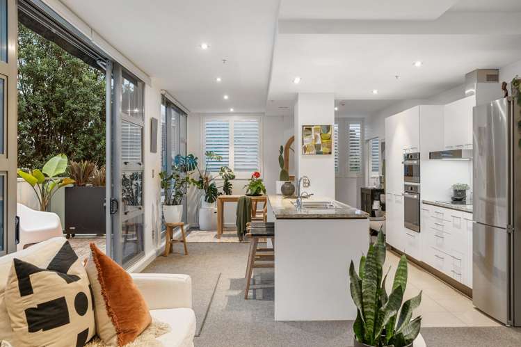 111/16 Huron Street Takapuna_4