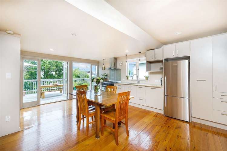 669 Beach Road Rothesay Bay_30