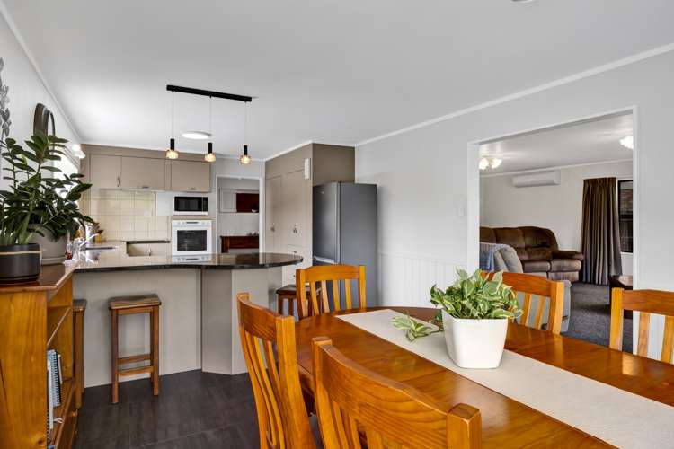 11 County Drive Hawera_8