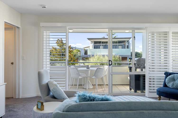 1/6 Burgess Street Sumner_4