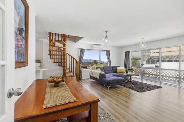 Renovated throughout, Move-in ready, Gorgeous