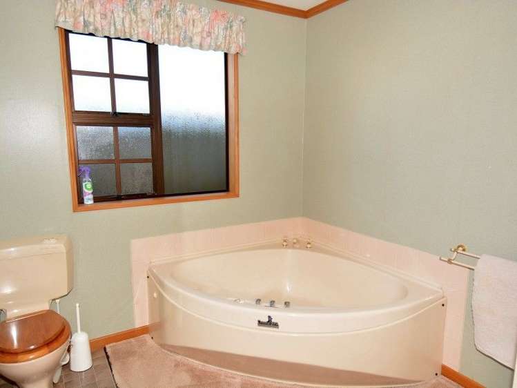 100 Chelmsford Street Windsor_13