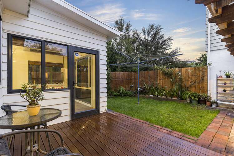 13 Pyramid Place Glen Eden_25