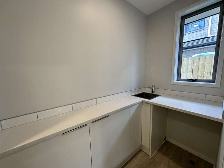 8/51 Wharf Road 1801_8