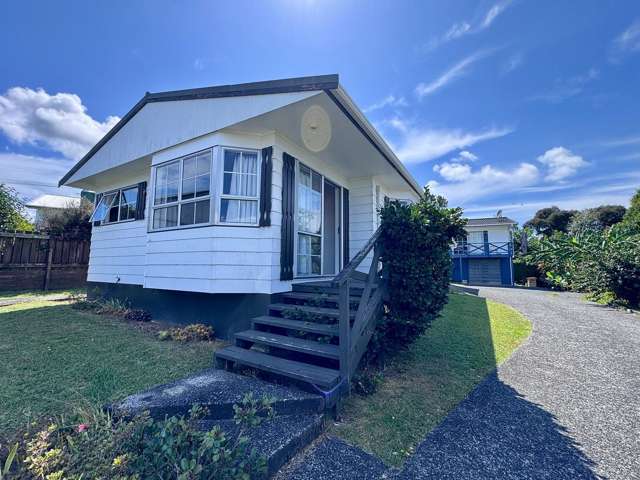 Sunny quiet home in cul- de- sec