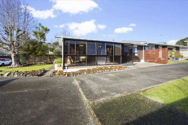 1/8 Mannering Place Hillcrest_1