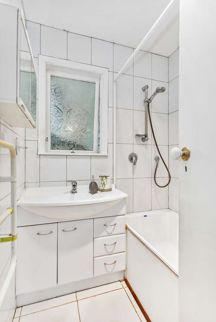 12 Lauderdale Road Birkdale_12