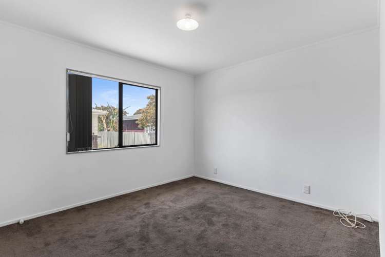 2/14 John Street Mangere East_6