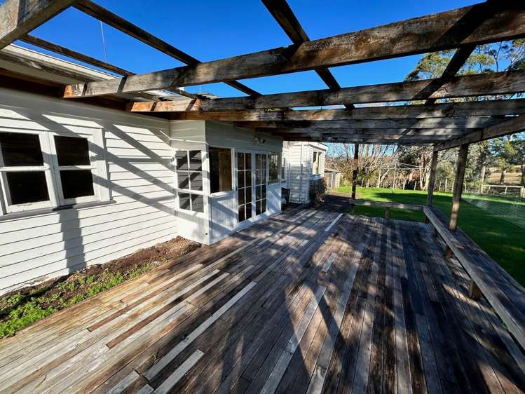 29 Young Access Dairy Flat_1