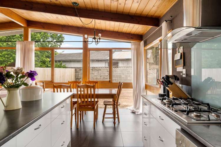 111 Iranui Road Inner Kaiti_17