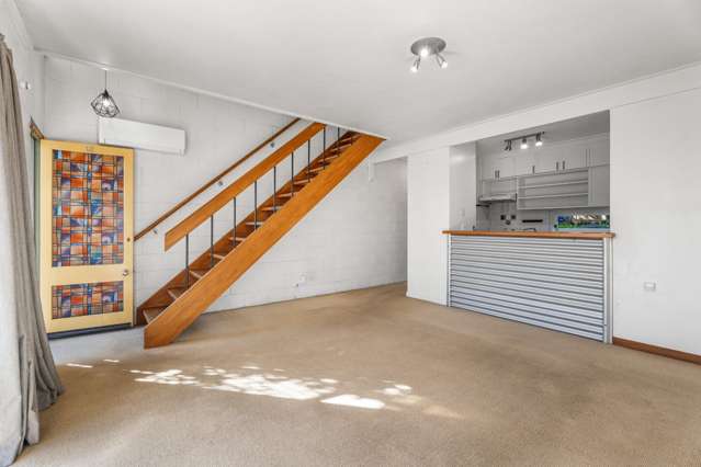 12/14 Fowlds Avenue 1781_3
