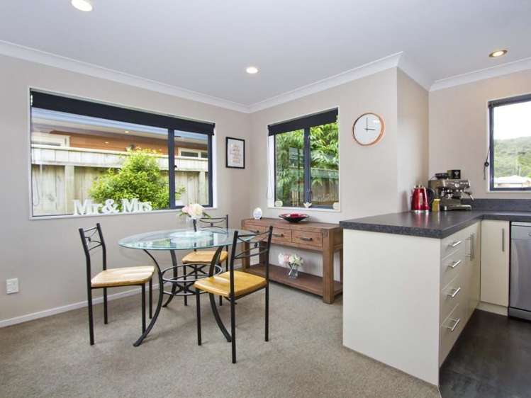 25 Sun Valley Grove Wainuiomata_2