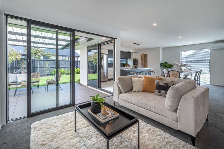 27 Vitalia Crescent Lincoln_5