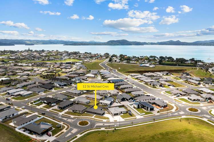 12 Saint Michael Crescent One Tree Point_28