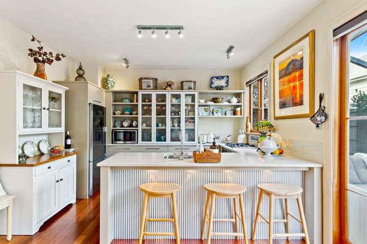 2/5b Eton Avenue Devonport_5