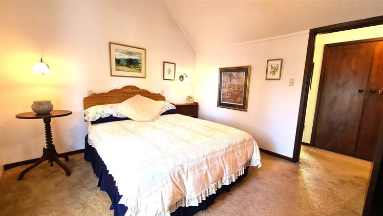 2/4 Egmont Place Bishopdale_9