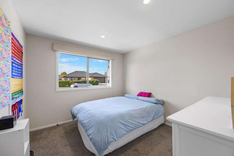 4 Kingfisher Crescent Albert Town_16