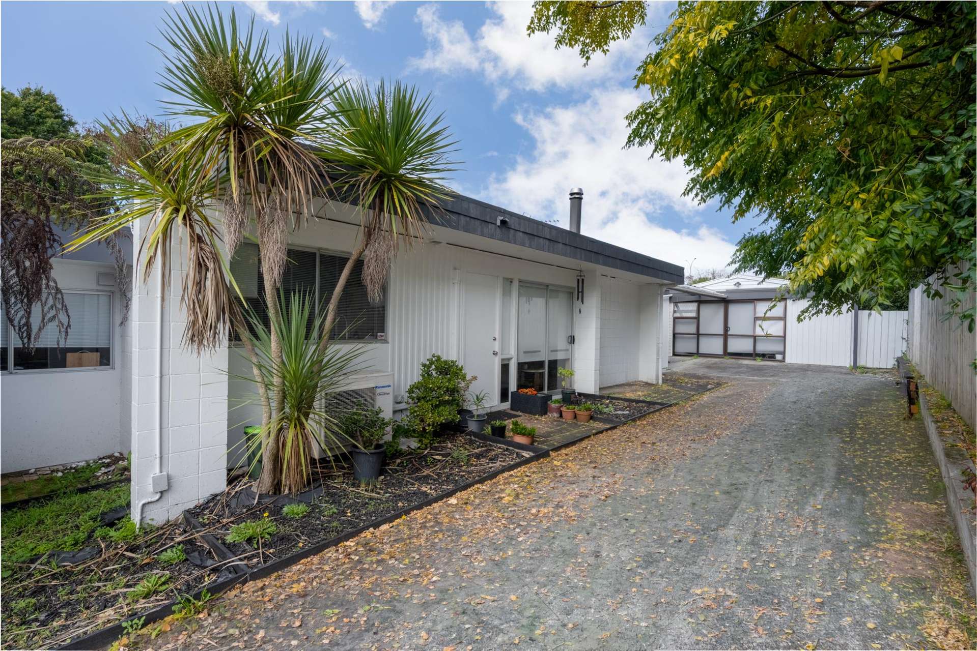 2/8 Wilbur Place Pakuranga Heights_0