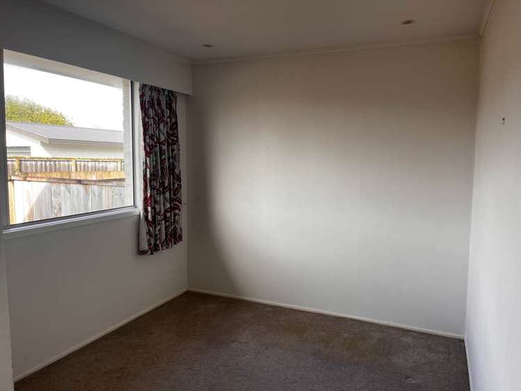 15a Doment Crescent Orewa_10