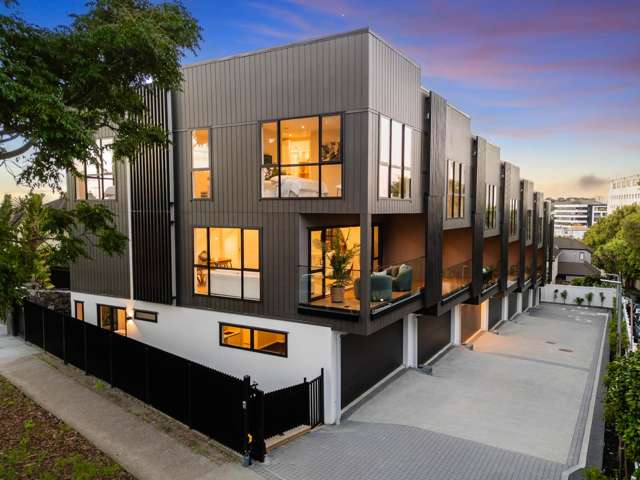 Claude Gardens - Luxury & Affordable With Lift