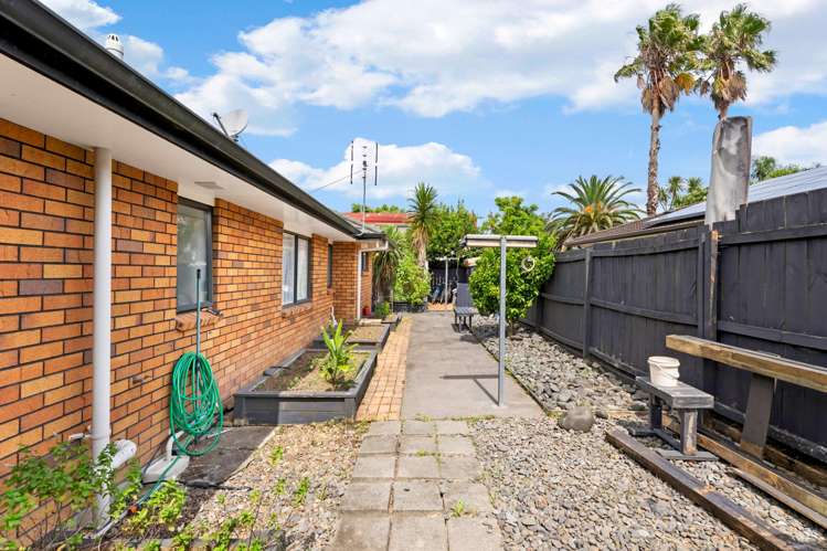 52 Wattle Farm Road Wattle Downs_17