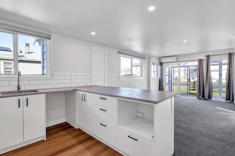 82 Railway Street_5