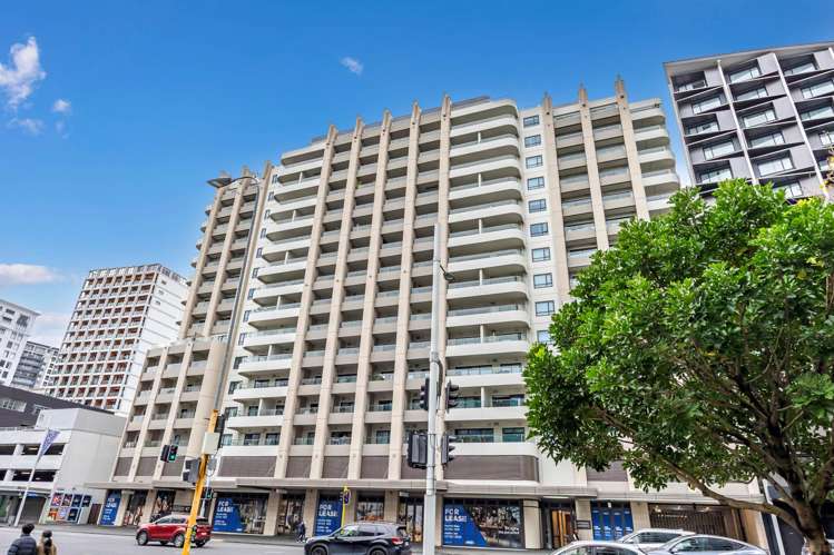 1005/47 Beach Road City Centre_19