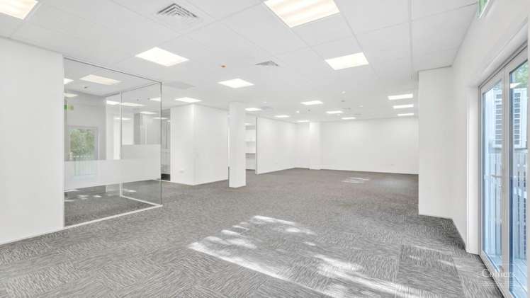 92 Russley Road Russley_1