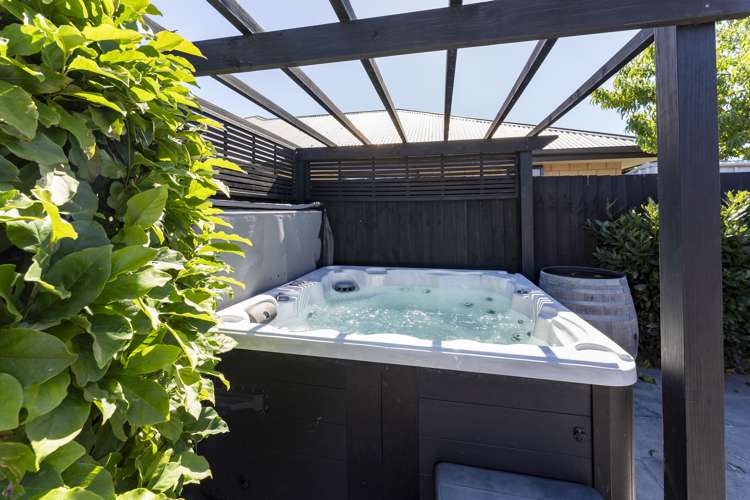 6 Kaniere Avenue Hei Hei_14