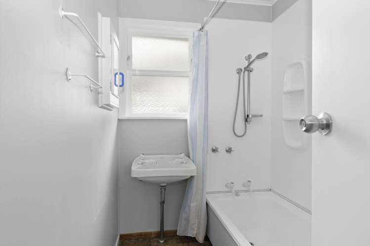 4 Parenga Street Wainuiomata_10