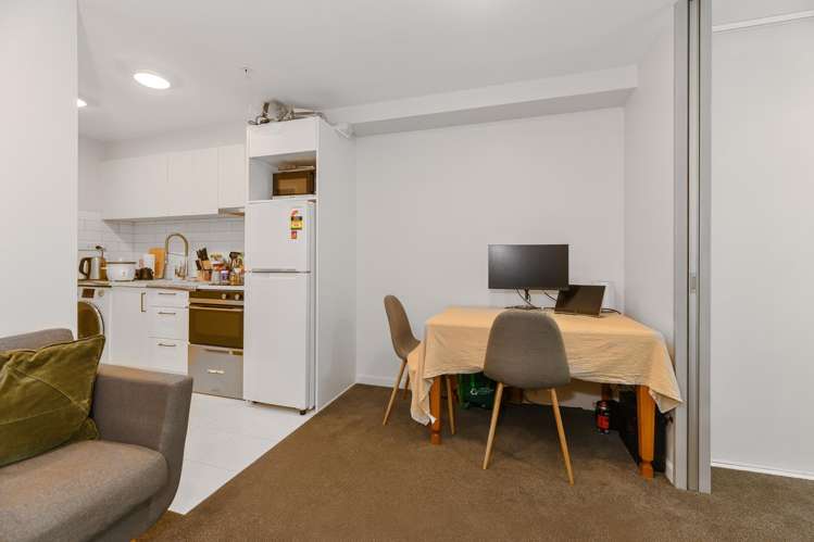 708/135 Hobson Street_3