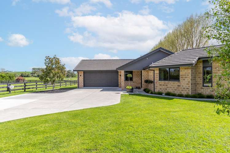 21 Barrett Road Ngahinapouri_6