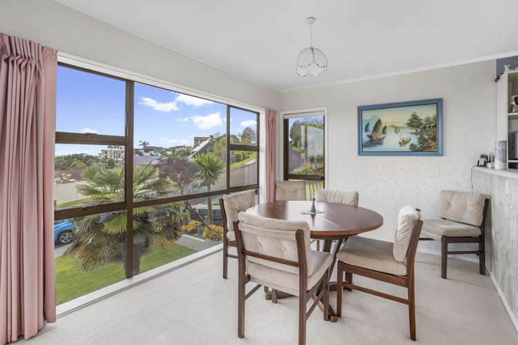 8 Paisley Street Mellons Bay_5